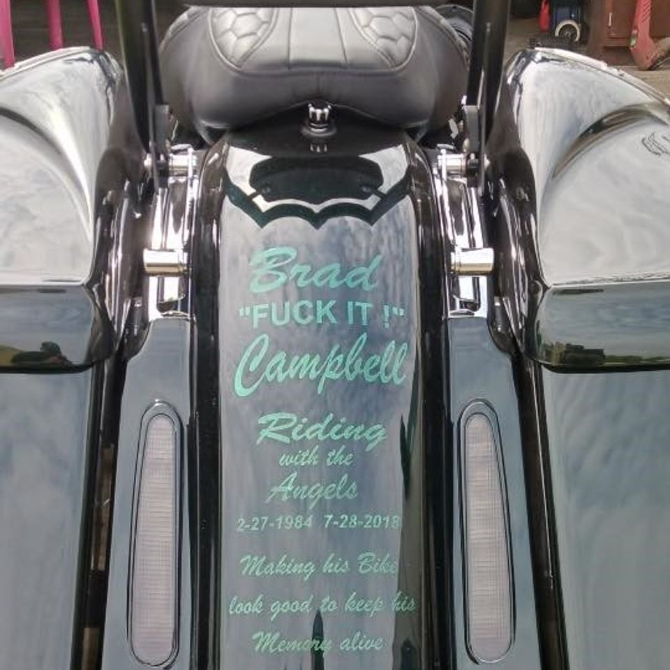 Creative custom pinstriping design and artistic projects created by Skeeter's Grafix.