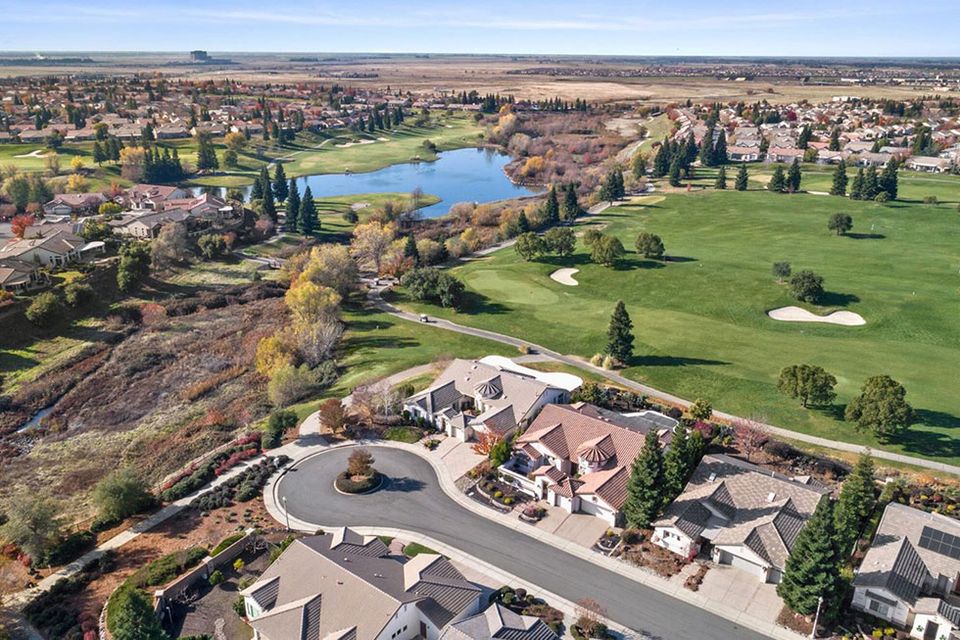 Suncity lincoln hills community real estate