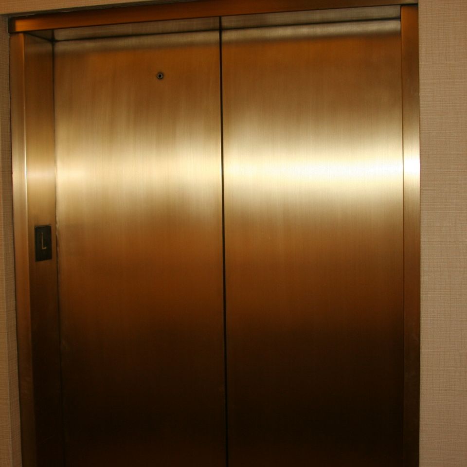 Brass elevator doors 320161004 722 hig14n