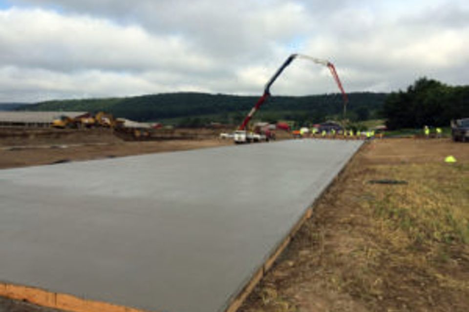 Concrete slab 300x225