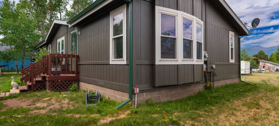 11 web or mls 8 bassick ln 11 (2)