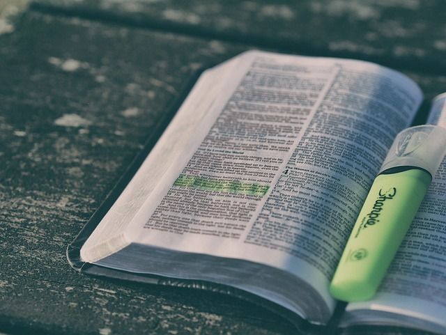 Open bible picture
