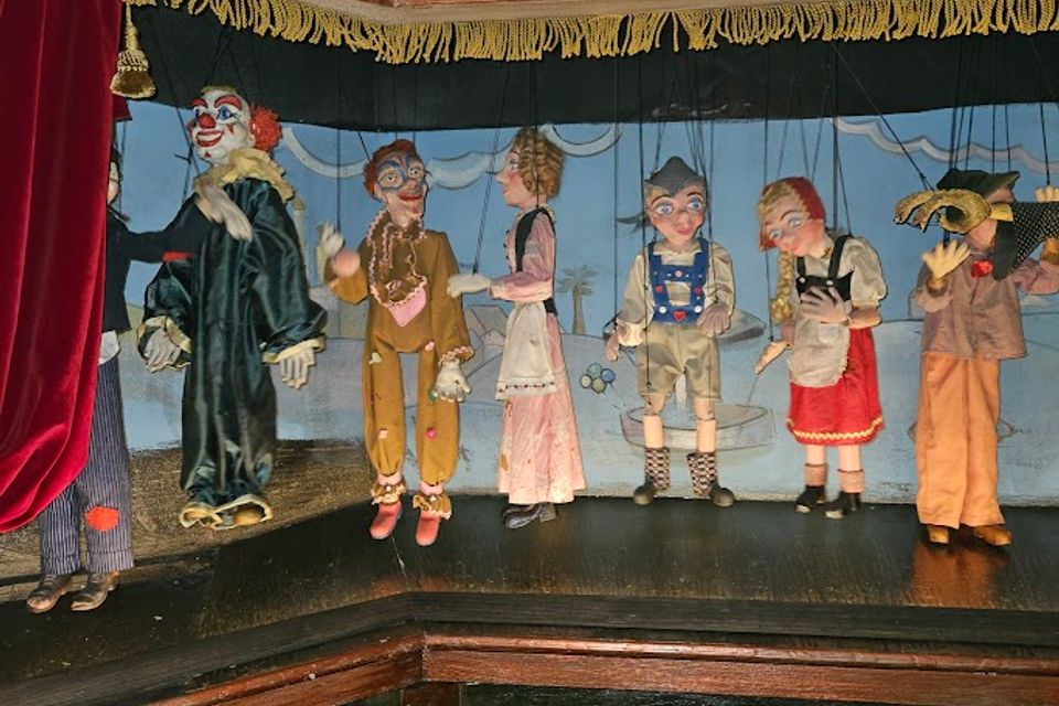 Puppets on stage 2