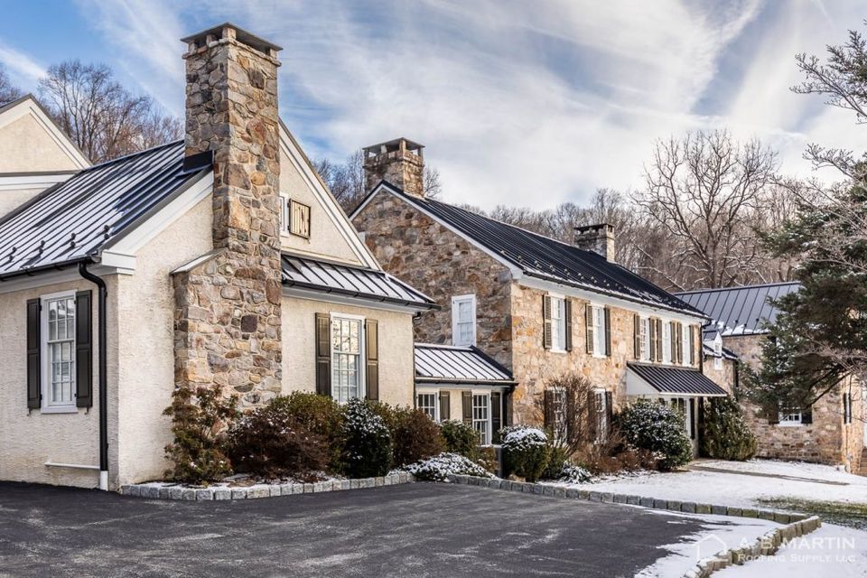 Historic house with matte black abseam sb5 6584 hdr edit 1024x682