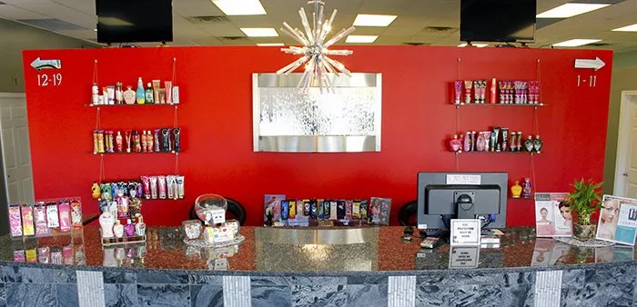 Frontdesk 3 818w