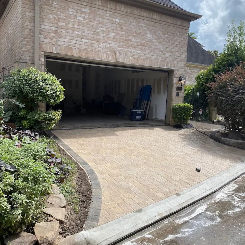 1ef6d363 d802 470c a100 78fe18063cae