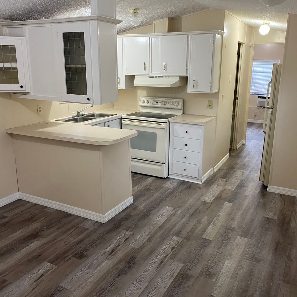 Lot 20 kitchen