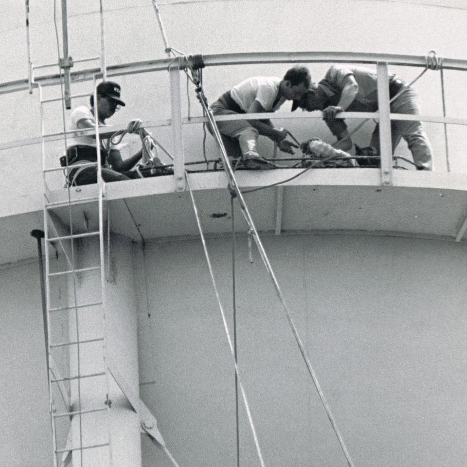 (l r)raycarreno marcschludt victim jbtrent sta14usfwatertower1 original