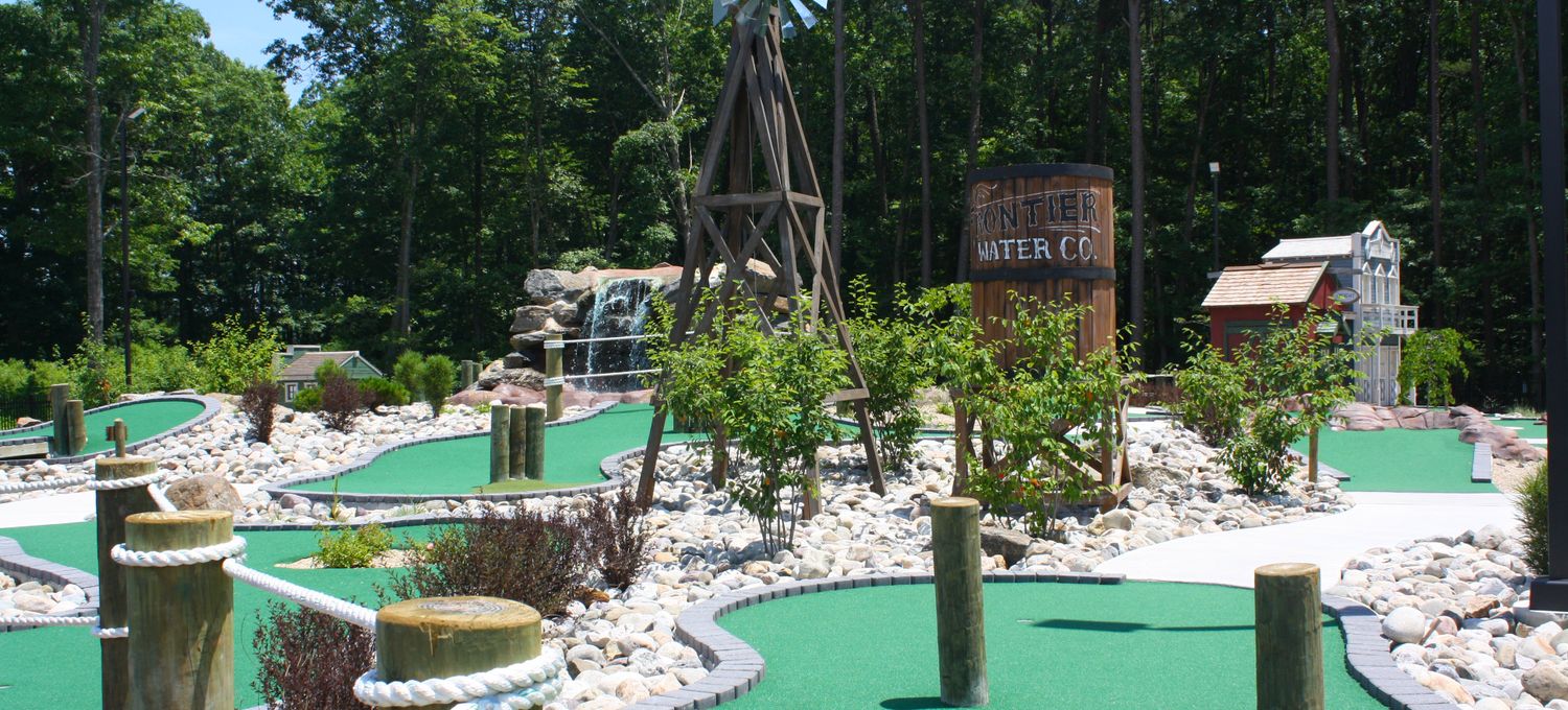 Frontier Town Miniature Golf