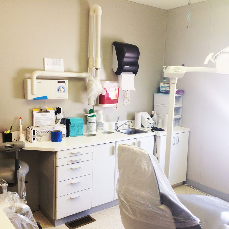 Dental exam room220170628 1286 1m5wd66