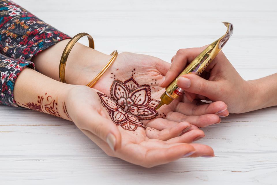 Henna Artist