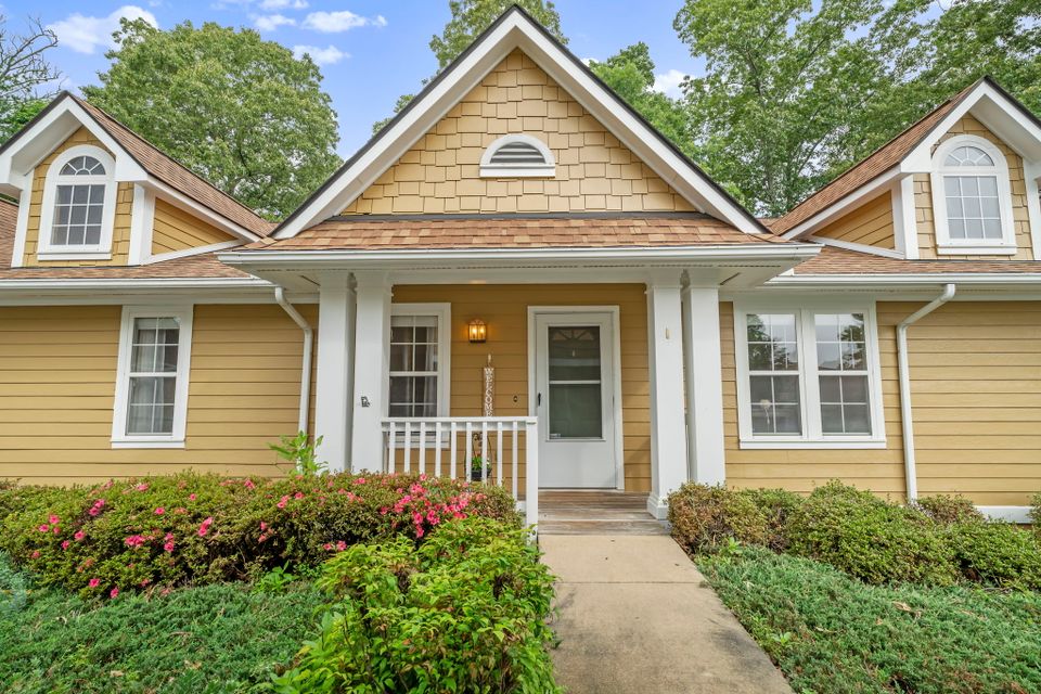 702 woodlea   photo 1
