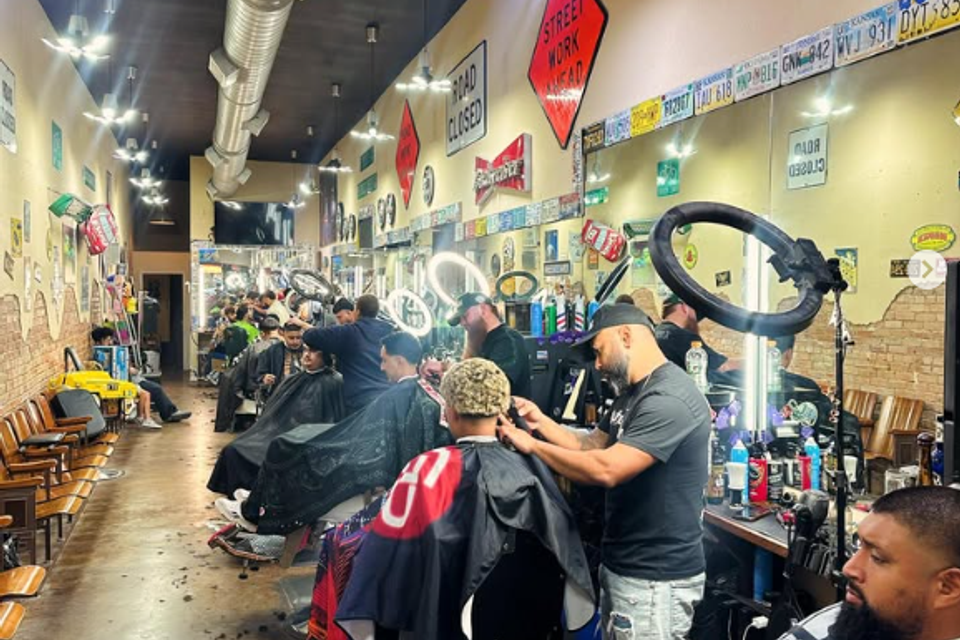 Castillobarbershopview