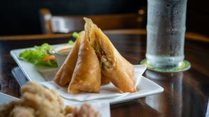 Thai Food Restaurant Spring Rolls