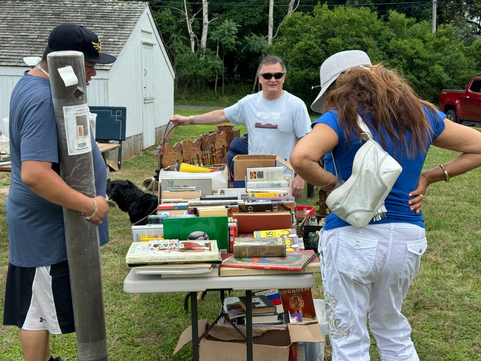 There were many donated books available among the treasures. 