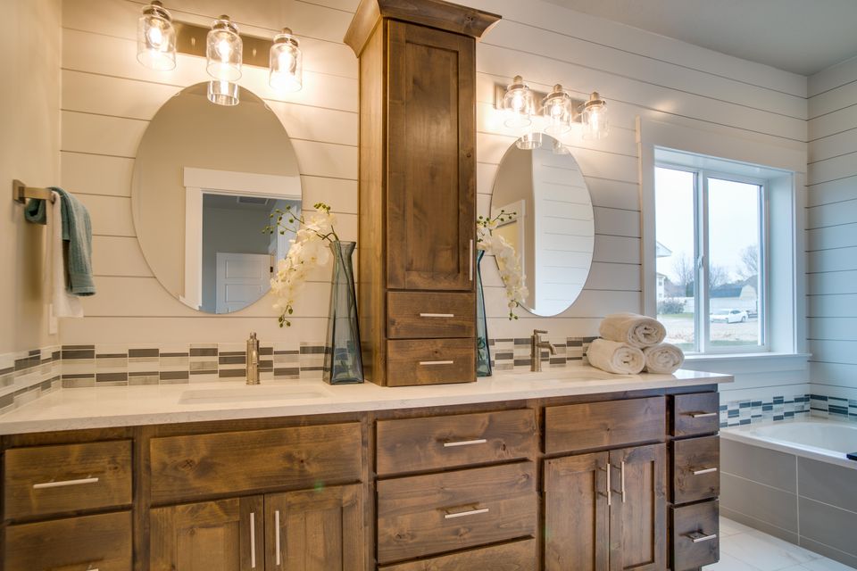 22777 elsie st caldwell 50