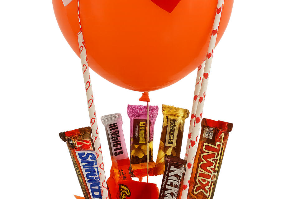 Heart hot air ballon bg filled with candy