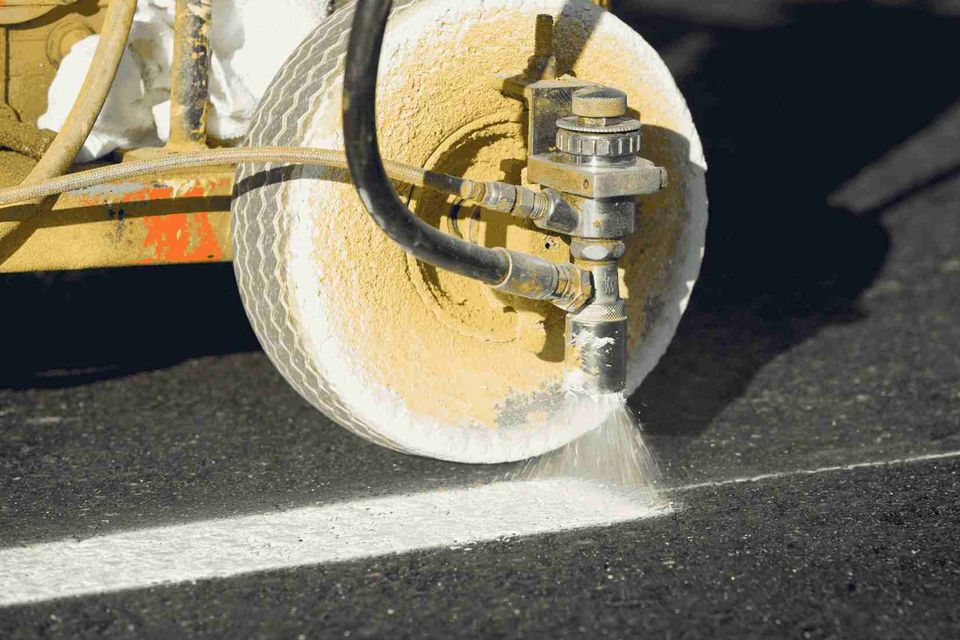 Stripping lines road