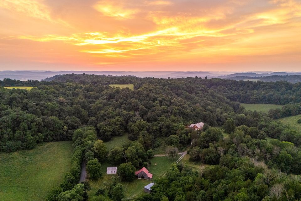 7 web or mls 147 giles hollow rd twilight   clear lens real estate photography 7