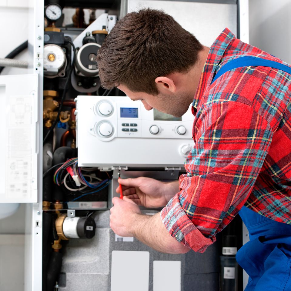 Depositphotos 42796421 l 2015 heat pump repairs20180221 1621 frghb4