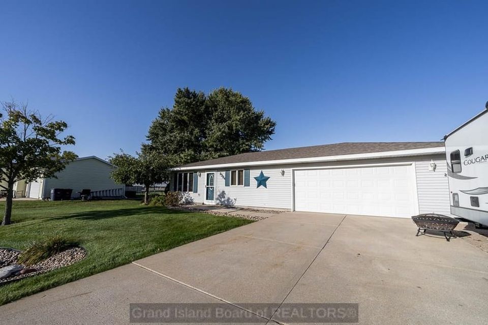 3324 n homestead dr grand island e 2