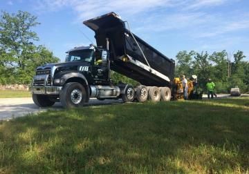 Quad axle dump trucks 259972.360.252