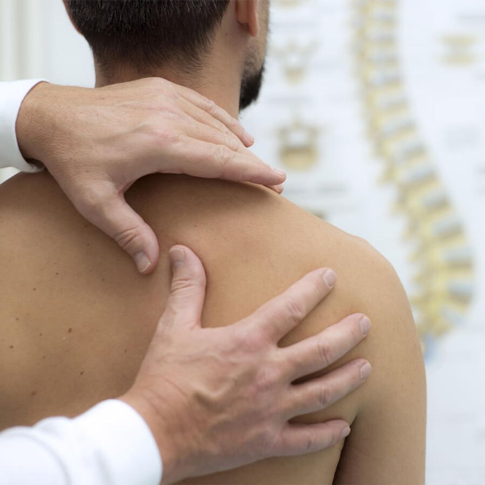 Causes shoulder pain square 900