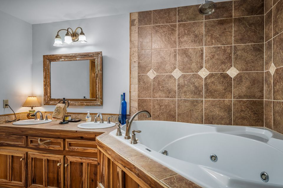 Beulah basement bathroom.1