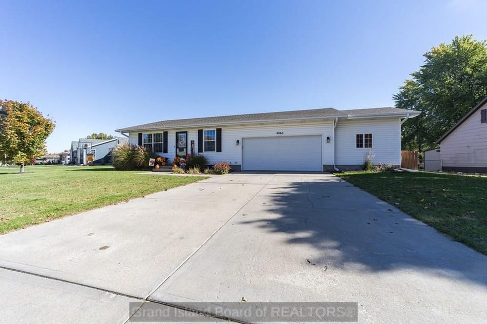 4063 palace dr grand island  ne 68803 e 2