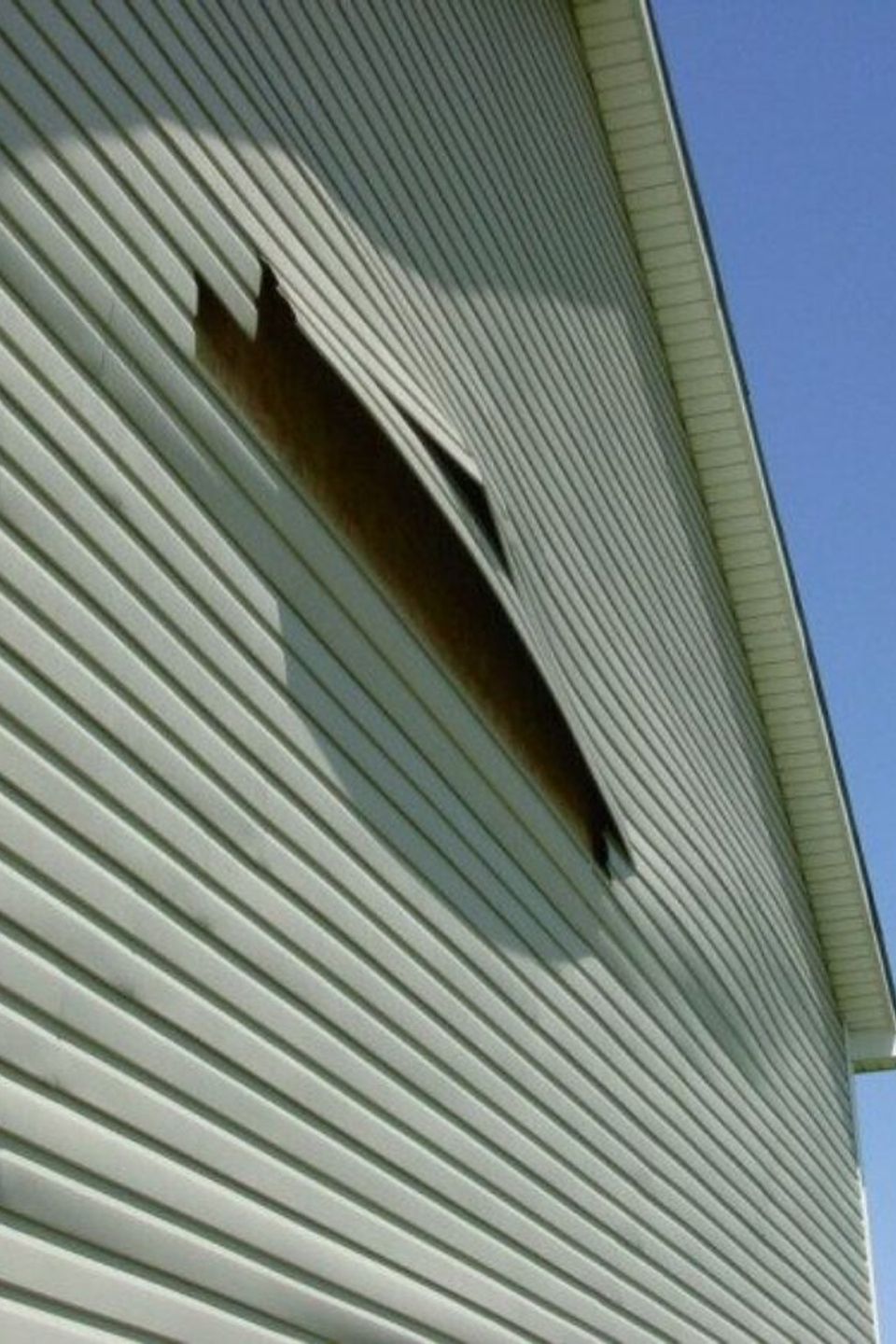 Siding damage 1200x900