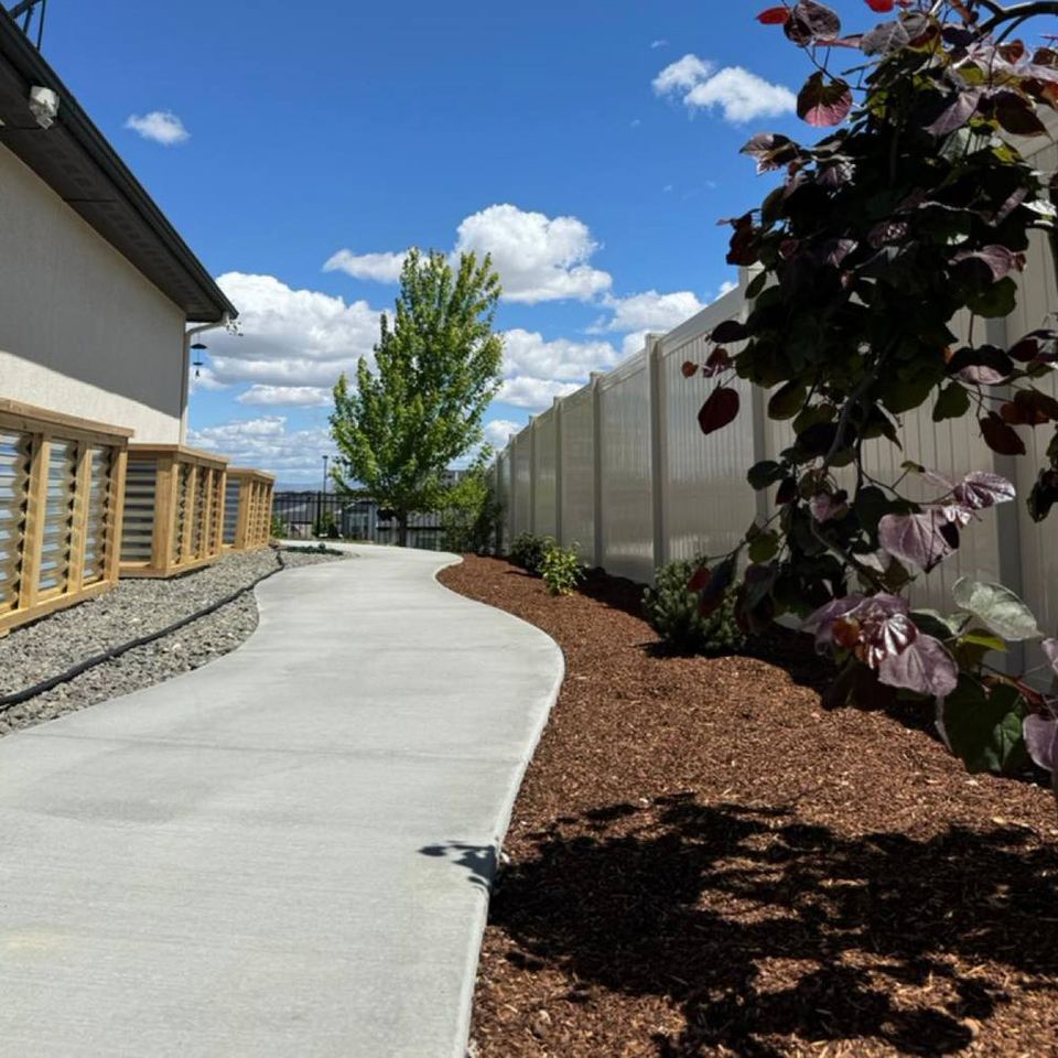 Legacy Outdoor Living Landscape Design in Boise Idaho - Raised Bed Pathway