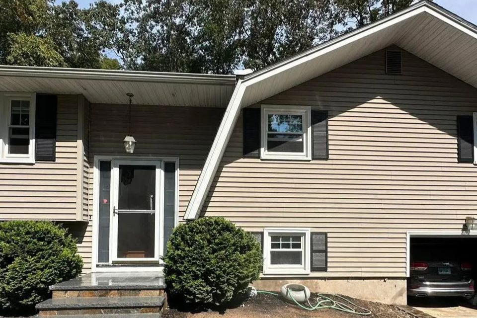 Siding replacement in Roselle NJ using vinyl panels