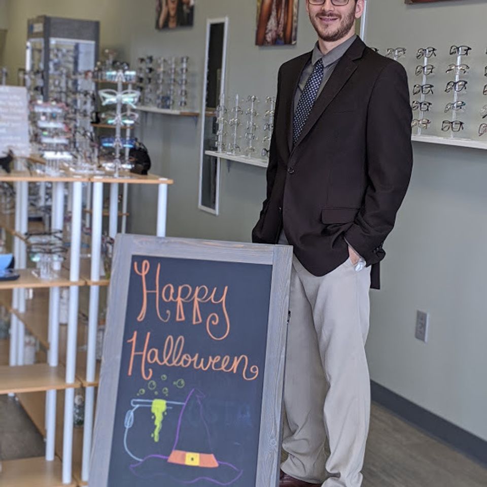 Dr.james.komornik.optometrist.eyedoctor.eyes.optometry.optical.glasses.contacts.norfolk.virginia.vabeach.eastbeach.virginiabeach.23518.23505.23522