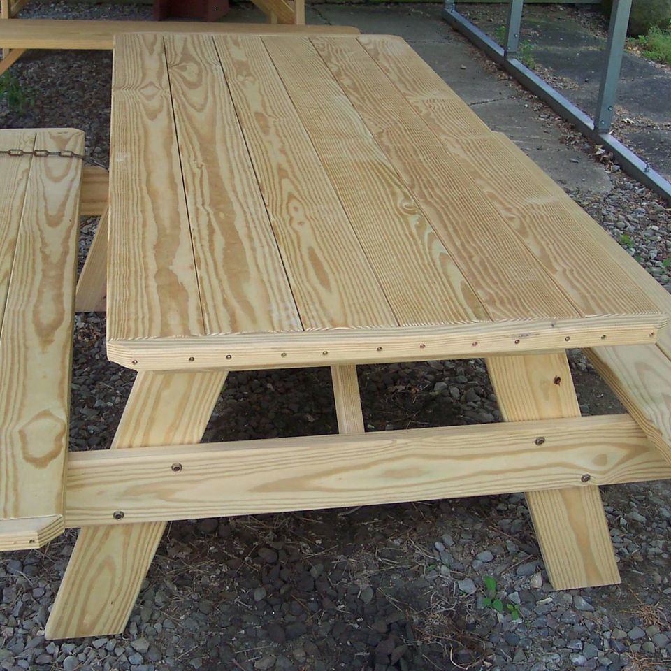  439picnictablewithattachedbenches