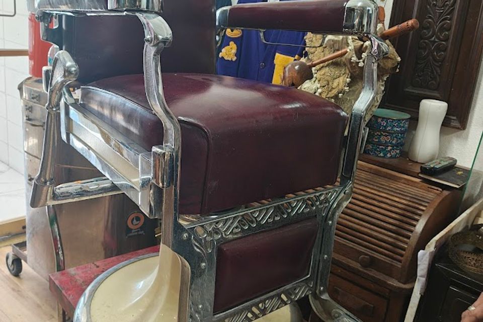 Barber chair