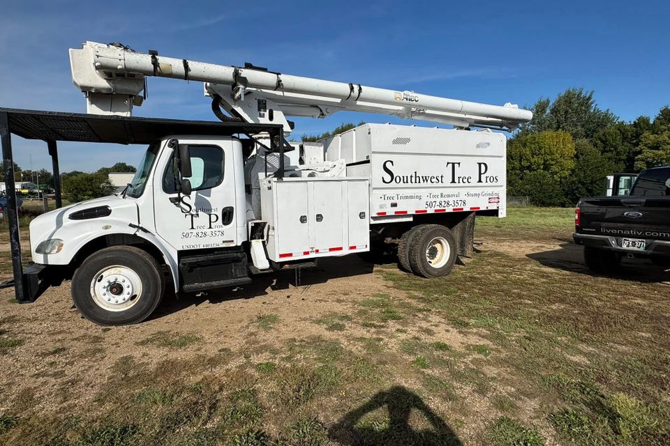 Southwest tree pros signage