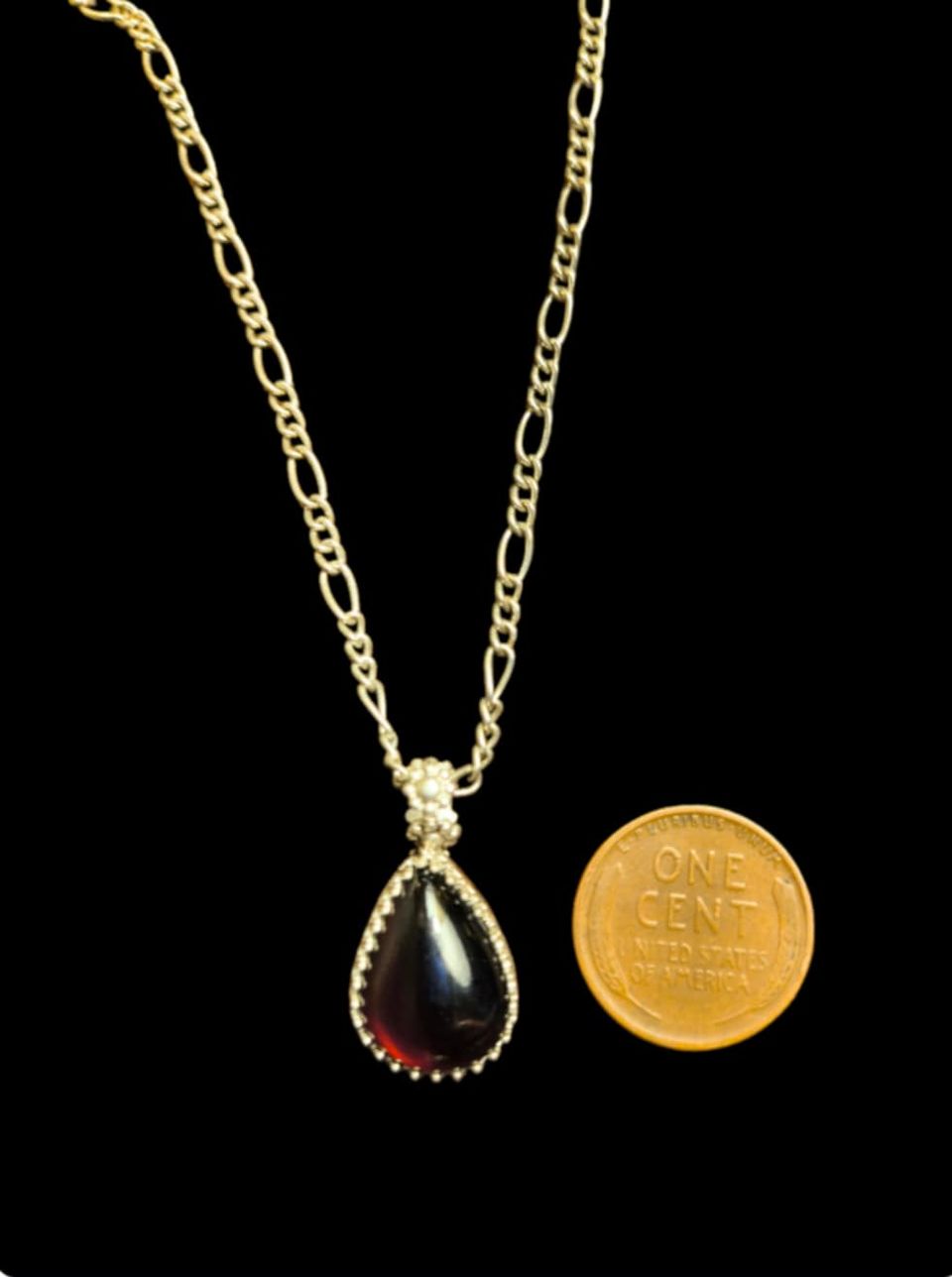 Mozambique garnet simple  80