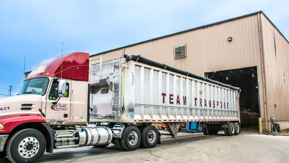 tractor trailer, mardi gras float, construction equipment, or even a food truck if your not using it and need to store it storageproxl has the solution for you