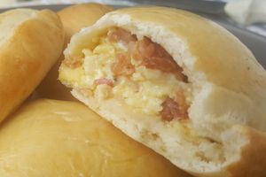 Breakfast bacon   egg empanada (1)