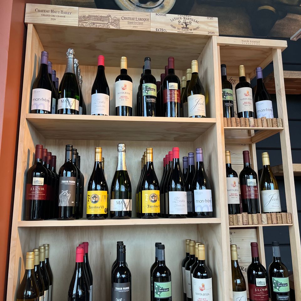 Tapa vino wine image 1