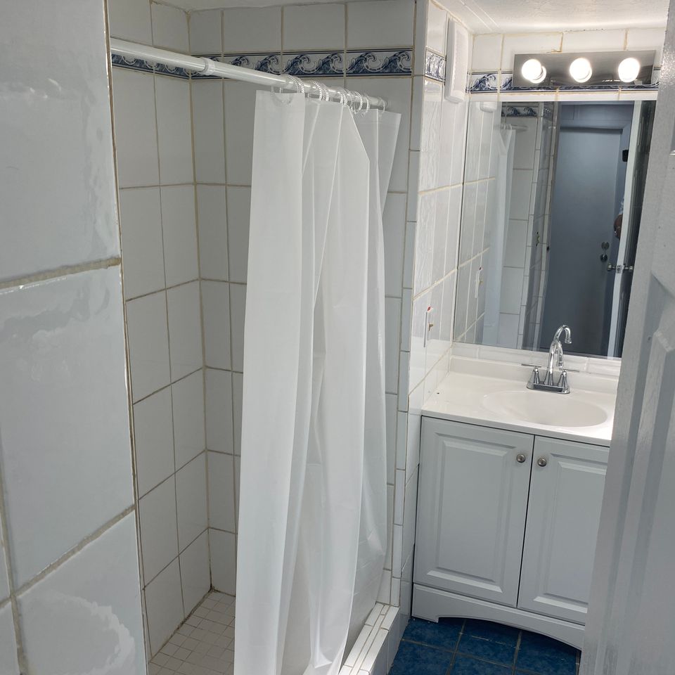Lot 41 bath