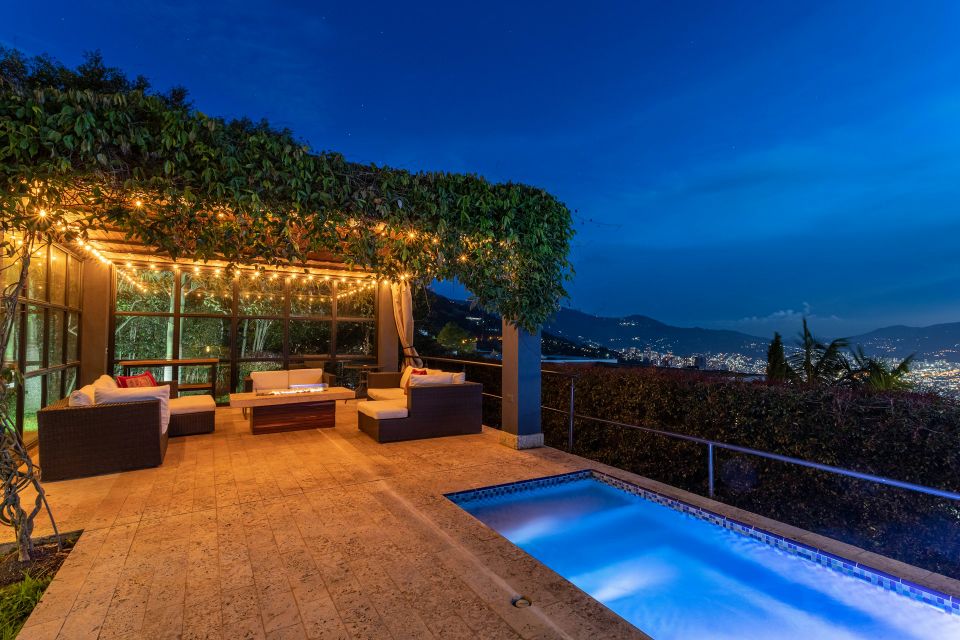 Landscape Lighting Connection | Patio Lighting