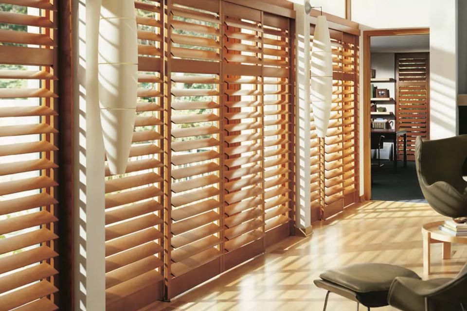 Interior window shutters – plantation, café-style and tier-on-tier finishes