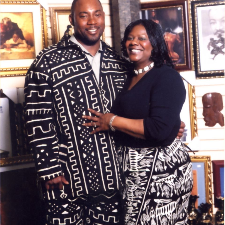 Engagement photo africian attire
