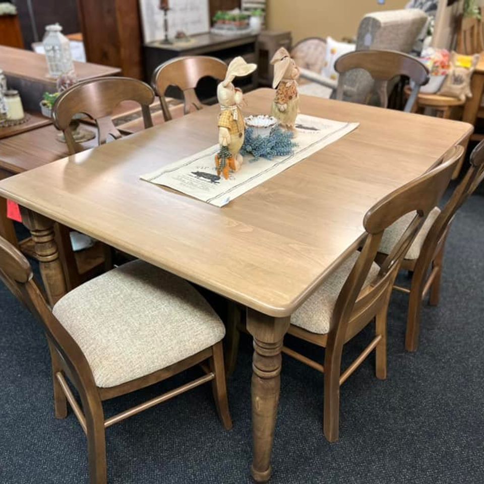 Heirloom Furniture & Gifts custom Amish dining room set