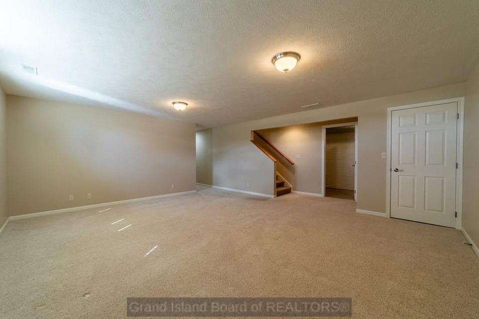 3811 meadowlark cir grand island ne 68803 e 4