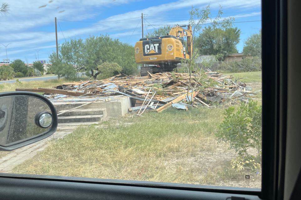 House demolition   mercedes2