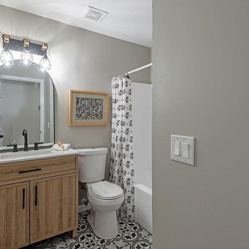 Florida home right bathroom