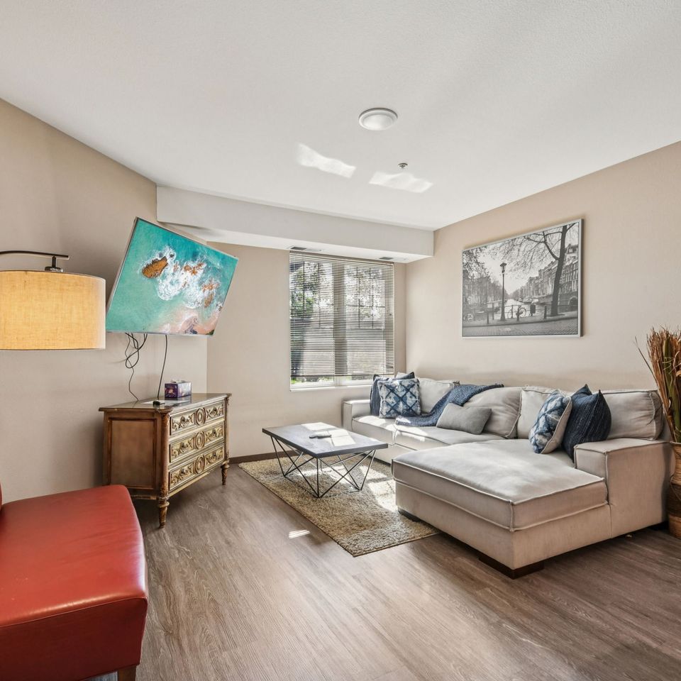5 web or mls old hudson rd unit 106 005