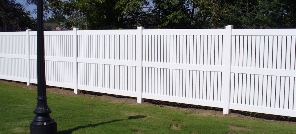 Midland vinyl fence   deck company   tulsa and coweta  oklahoma   vinyl metal wood fence sales and installation   semi privacy   vinyl white semi private fence  tall20170609 5047 dh9i3x